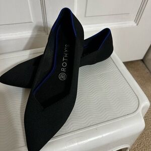 Rothy's Black and Blue Pointed Flats